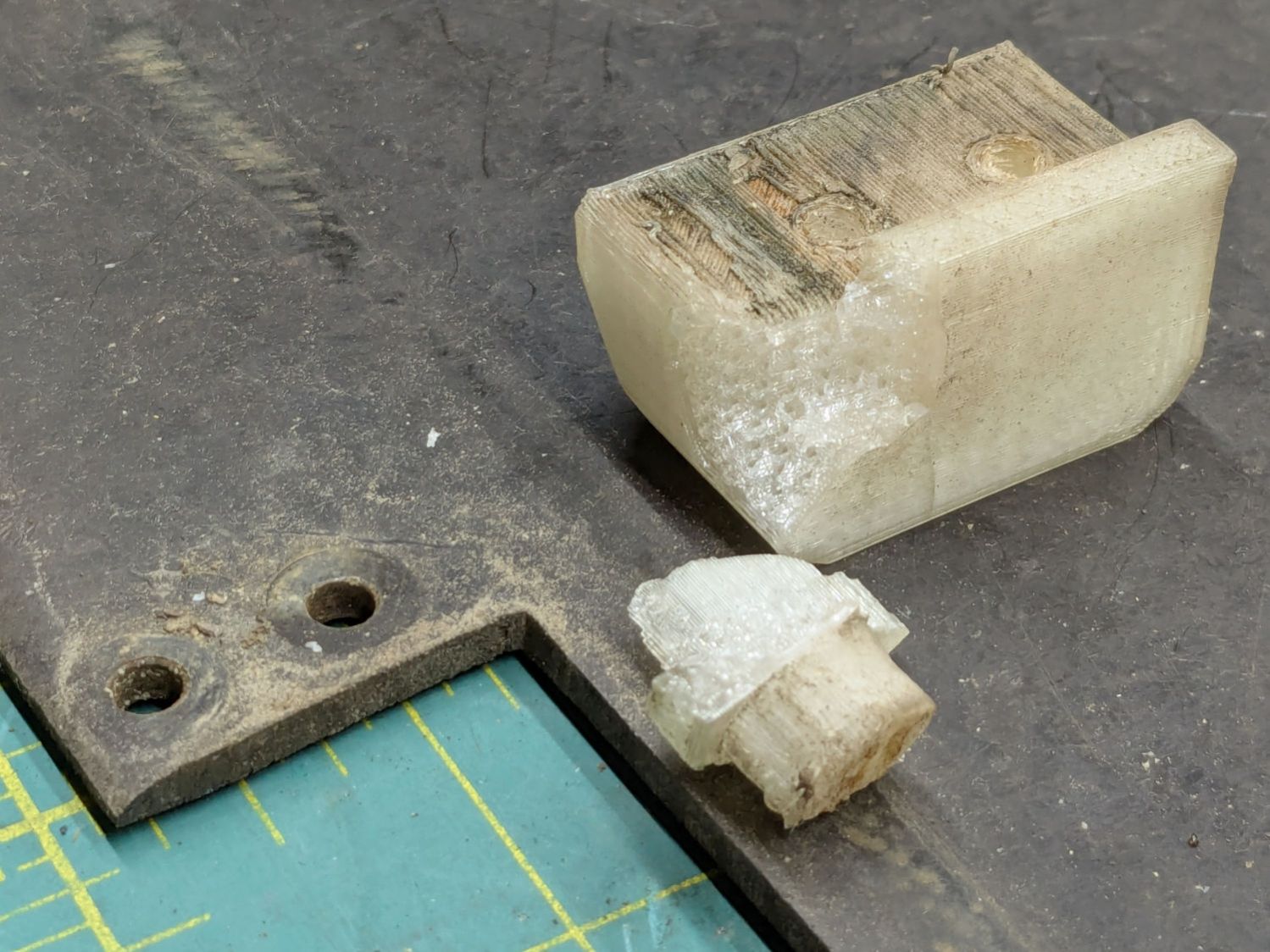 Garden Step2 Seat - broken hinge