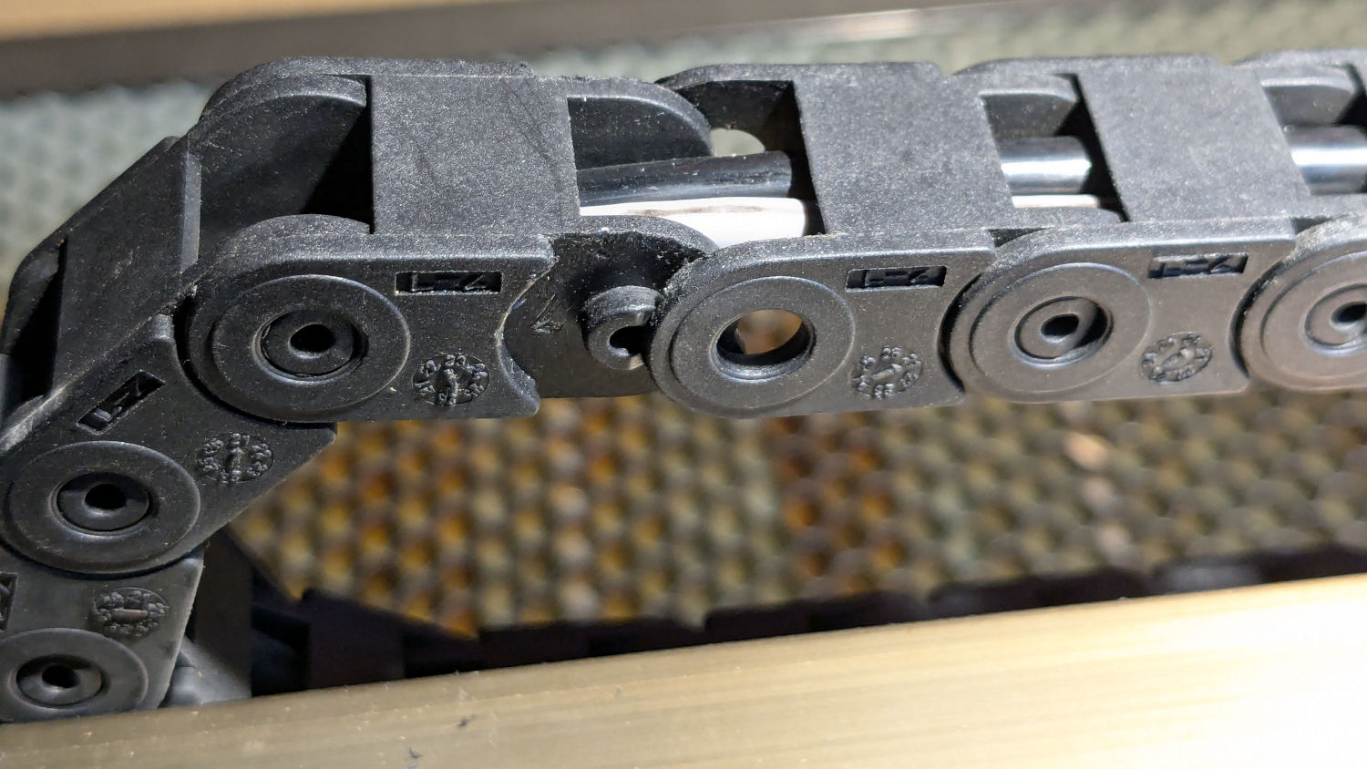 OMTech focus pen - drag chain unlinked