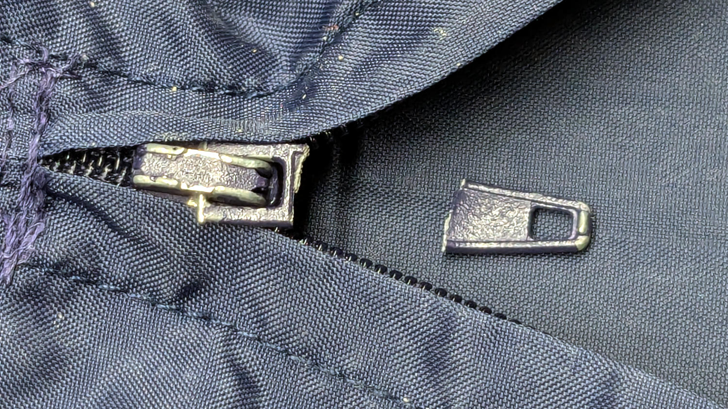 Wind Pants Zipper Tab - broken
