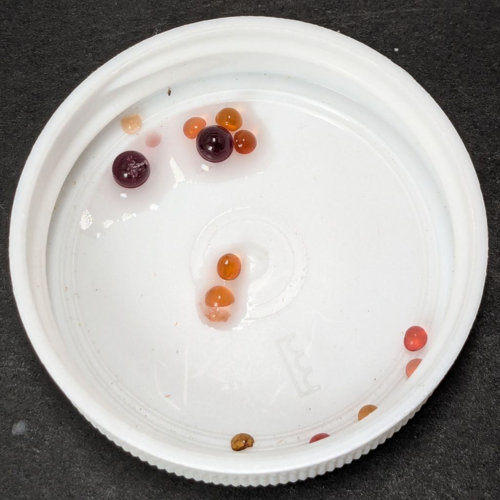 Silica Gel Beads: Indicator vs.&nbsp;Water