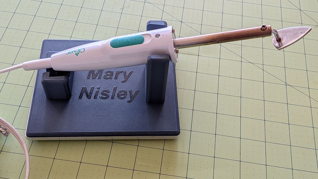 Clover Mini-Iron Holder:&nbsp;Revised