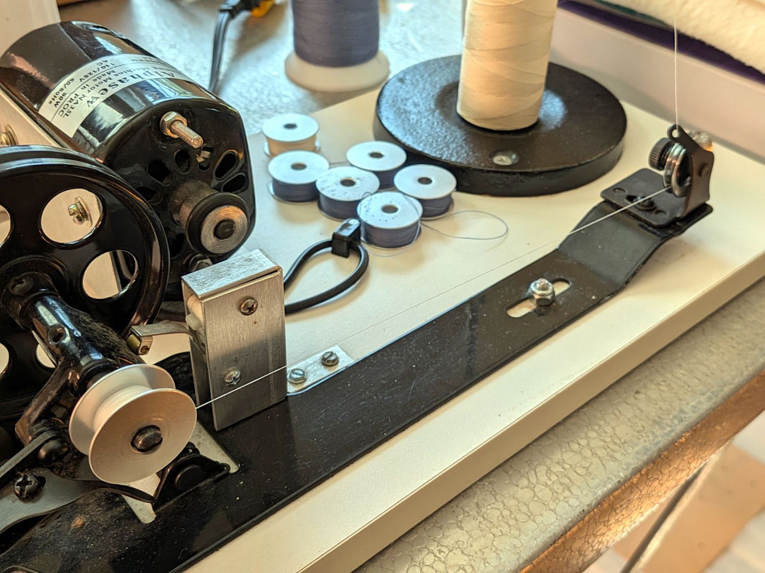 HQ Sixteen bobbin winder - thread path