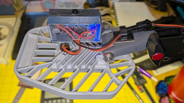 LED Garage Light: Desk Lamp&nbsp;Upcycling