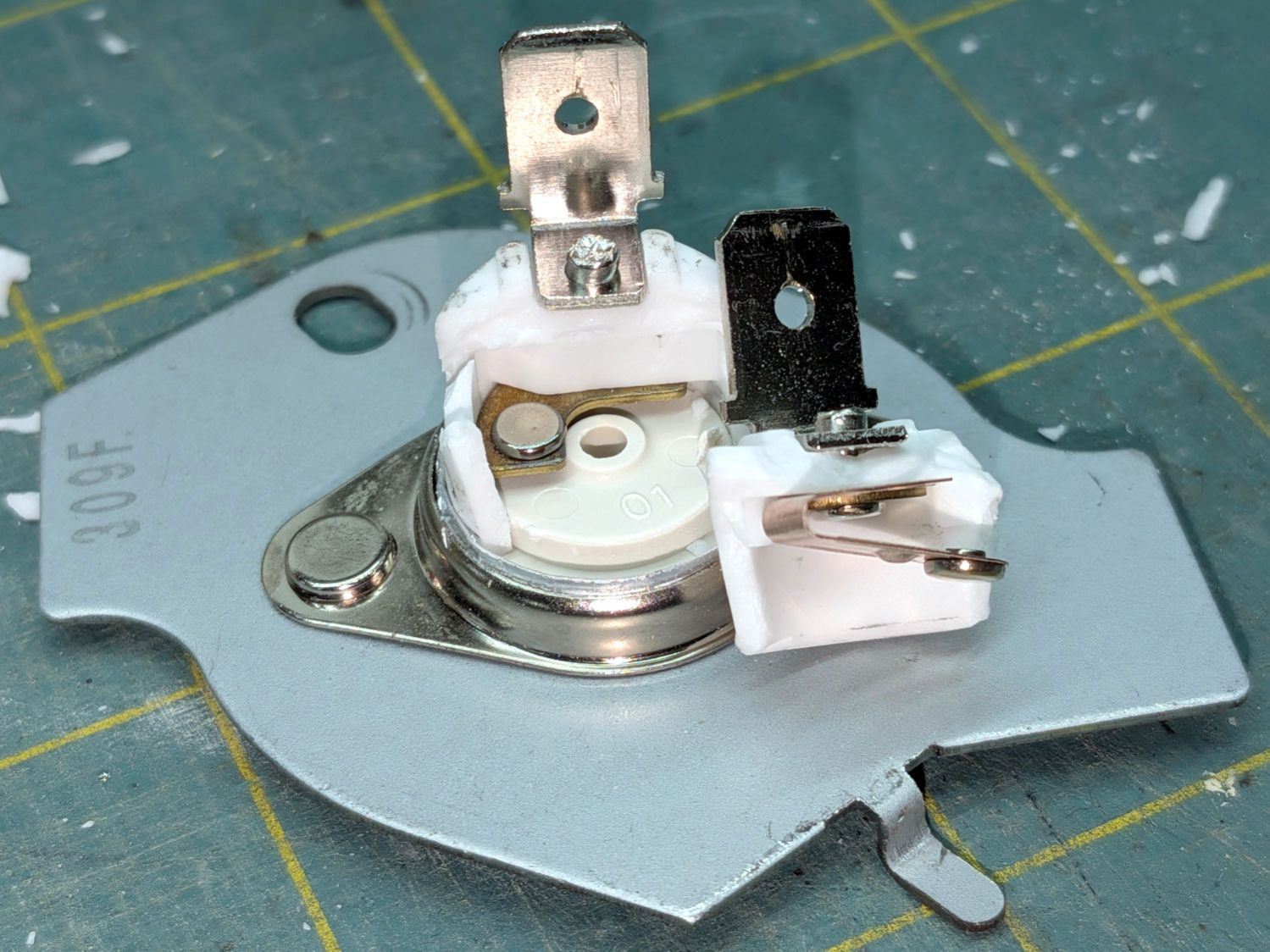 Whirlpool Clothes Dryer - thermal cutoff - disassembled