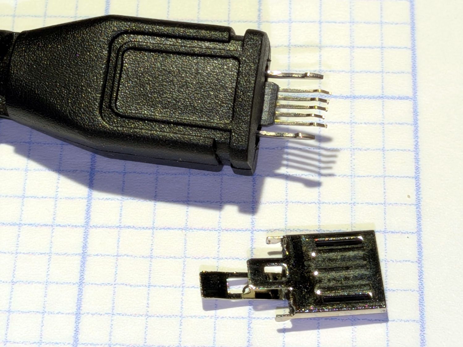 Micro-B USB connector - disembowled