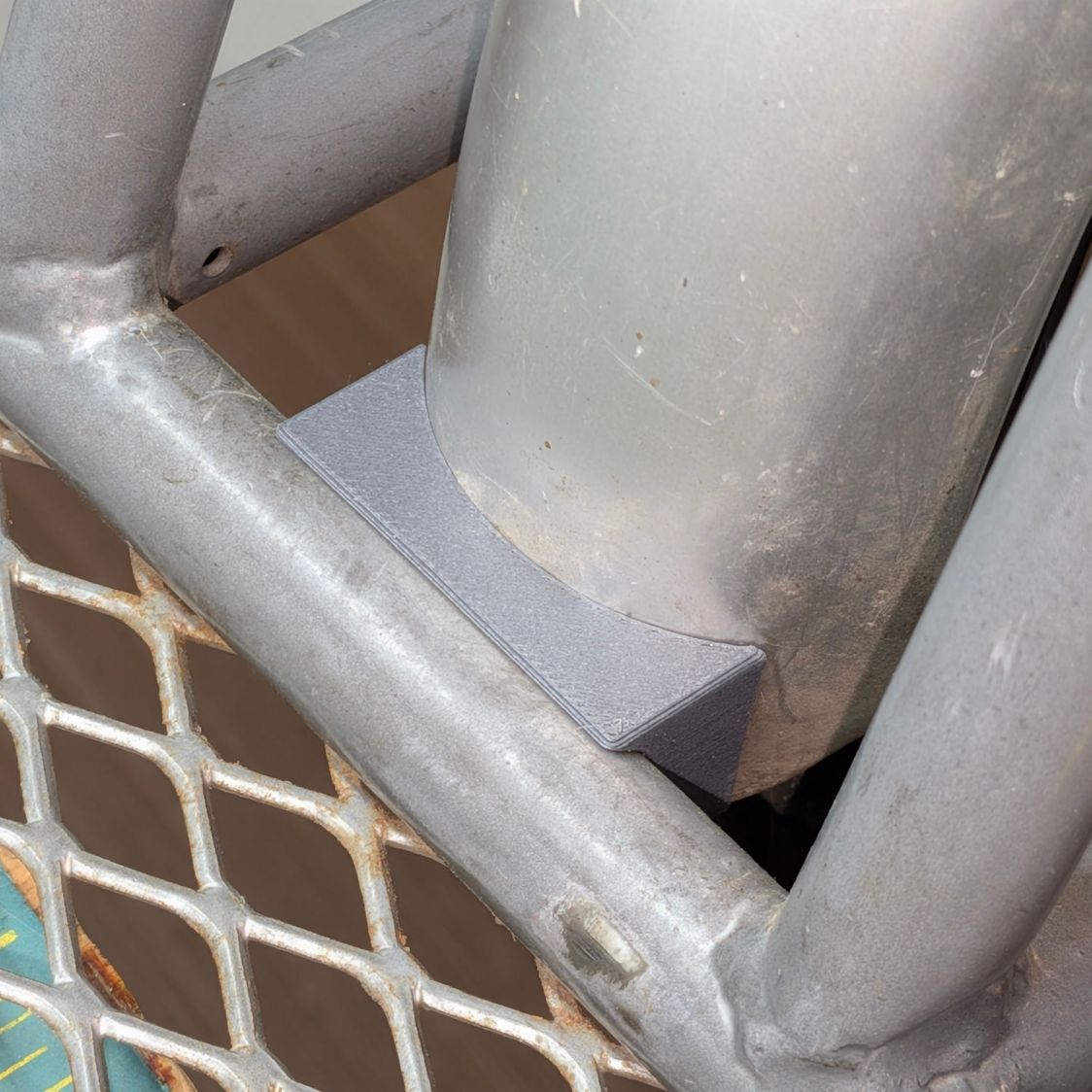 BOB Yak Trailer fender front mount - installed