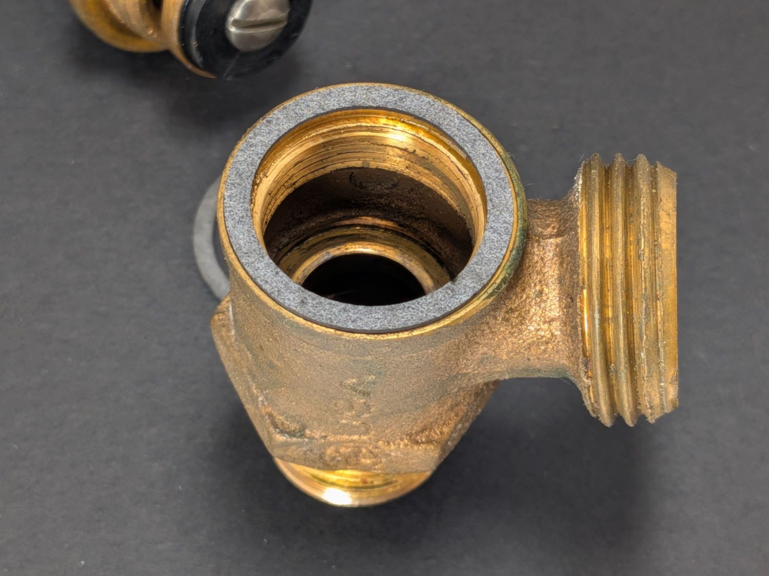 Furnace zone drain valve - gasket installed