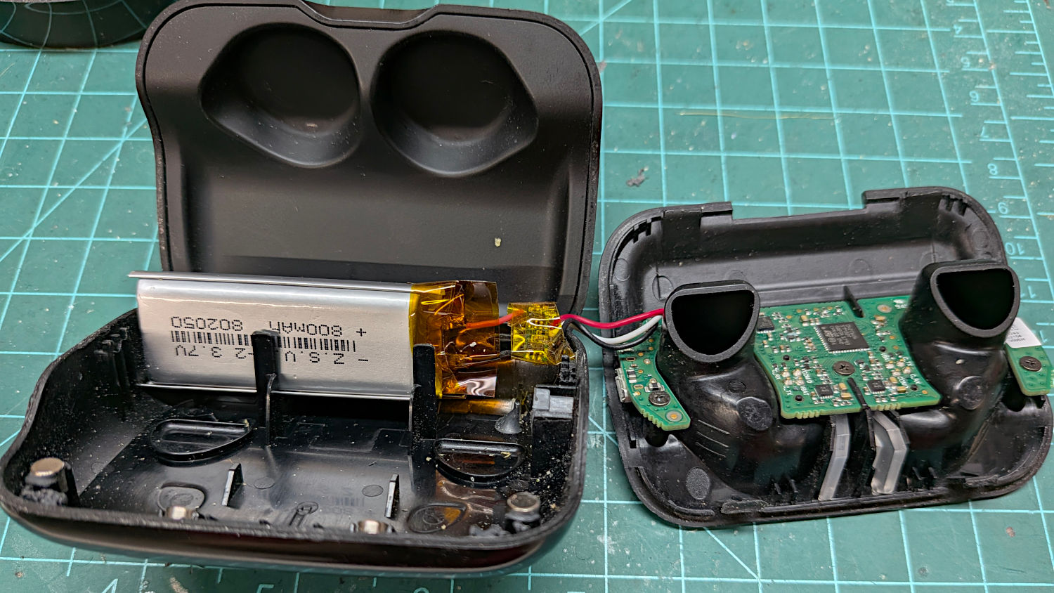 Nuheara IQBudsMax2 charging case - new battery installed