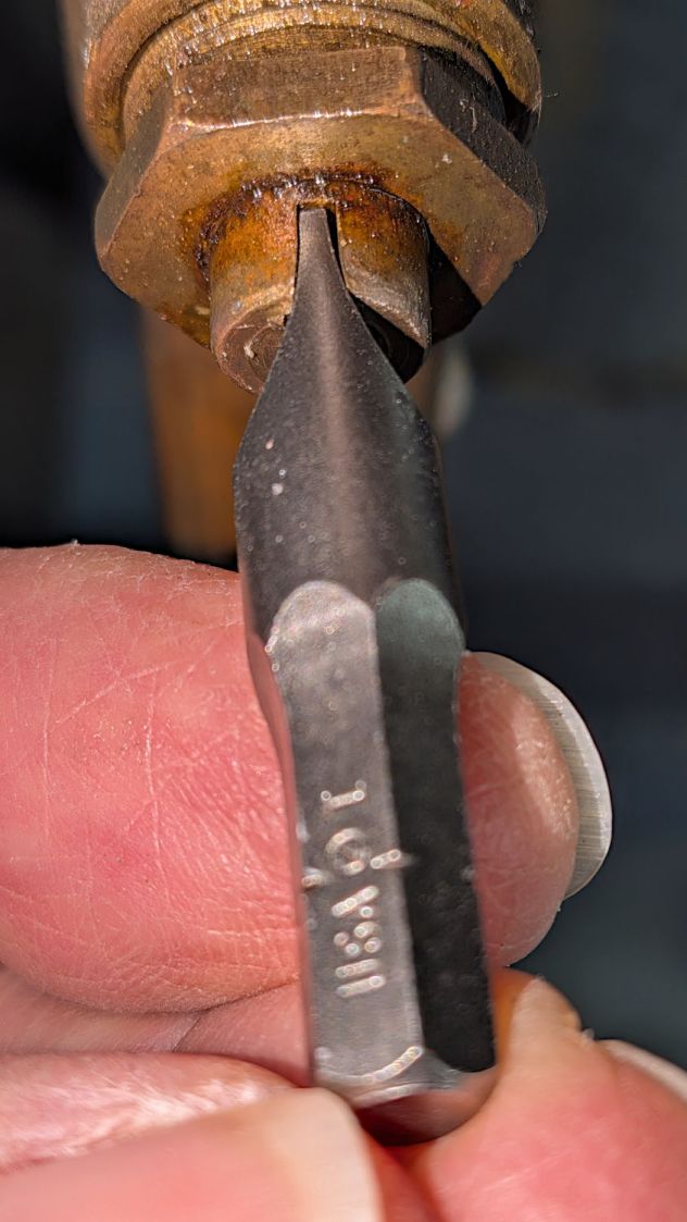 Furnace zone shutoff valve - stem slot