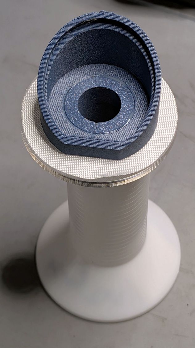 HQ Sixteen grip cap - gluing fixture