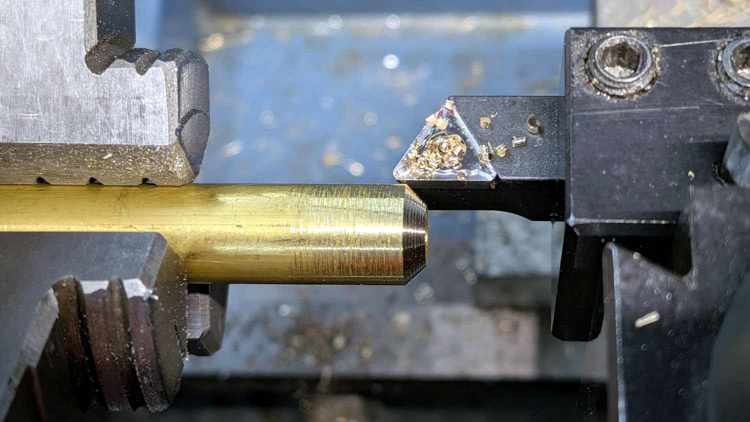 Shelf flush screw fillers - backside cutting - detail