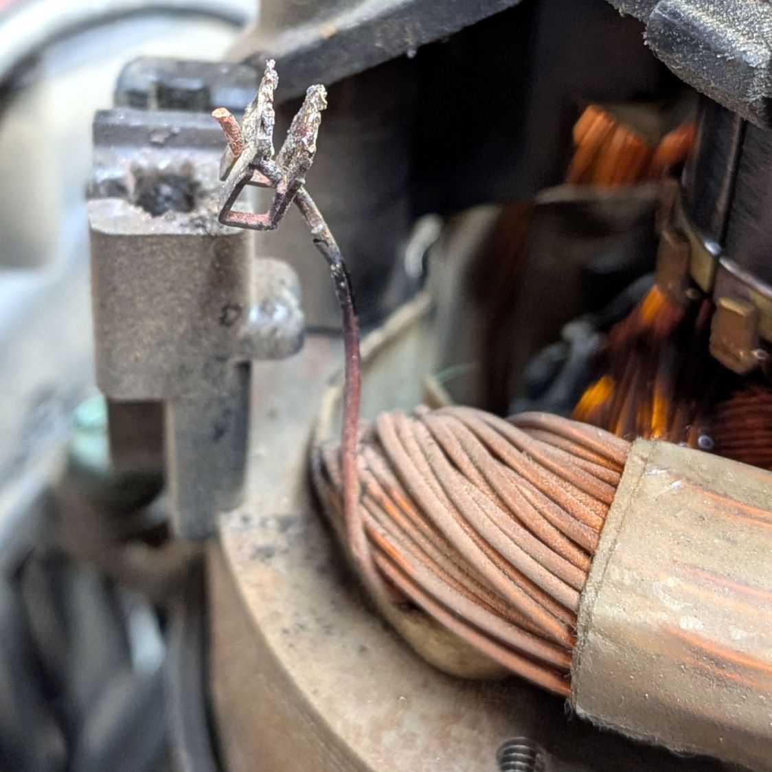 Shopvac motor - remaining armature wire